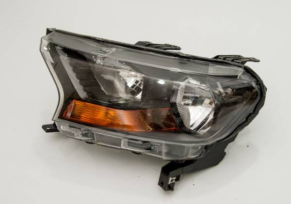 FORD RANGER 2.5 TDCİ ÇIKMA PARÇA FORD  2018 SONRASI ÖN FARLAR MERCEKLİ